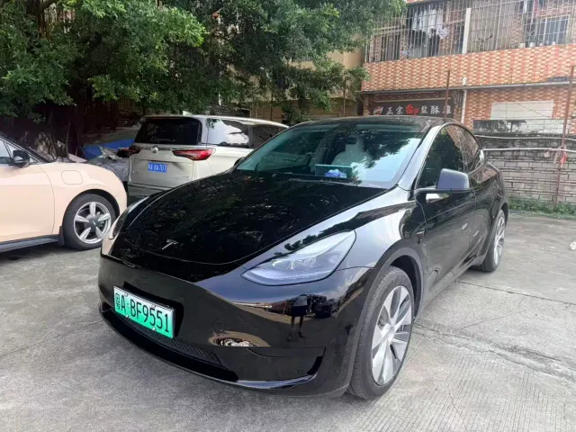 Фотография автомобиля — Tesla Model Y