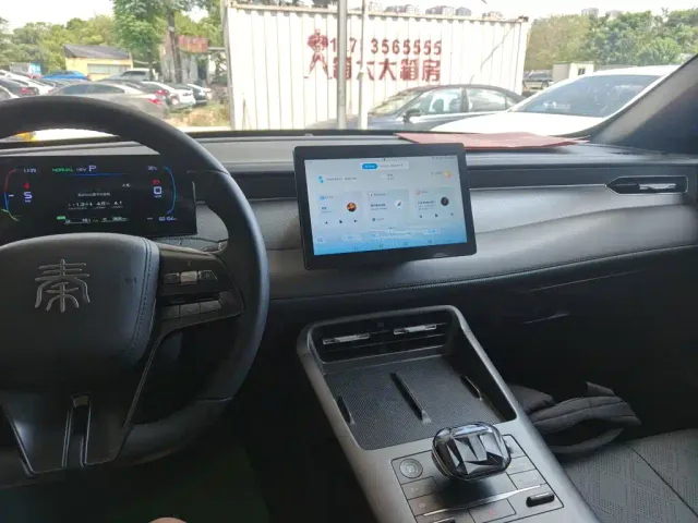 BYD Qin PLUS — Фото автомобиля 12