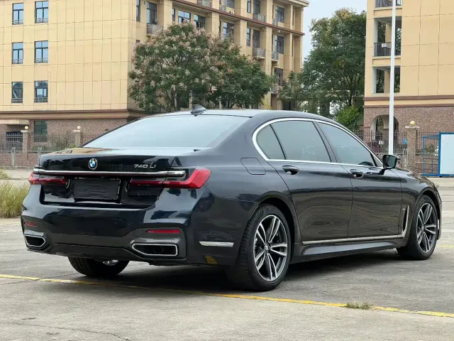 BMW 7 Series — Фото автомобиля 9