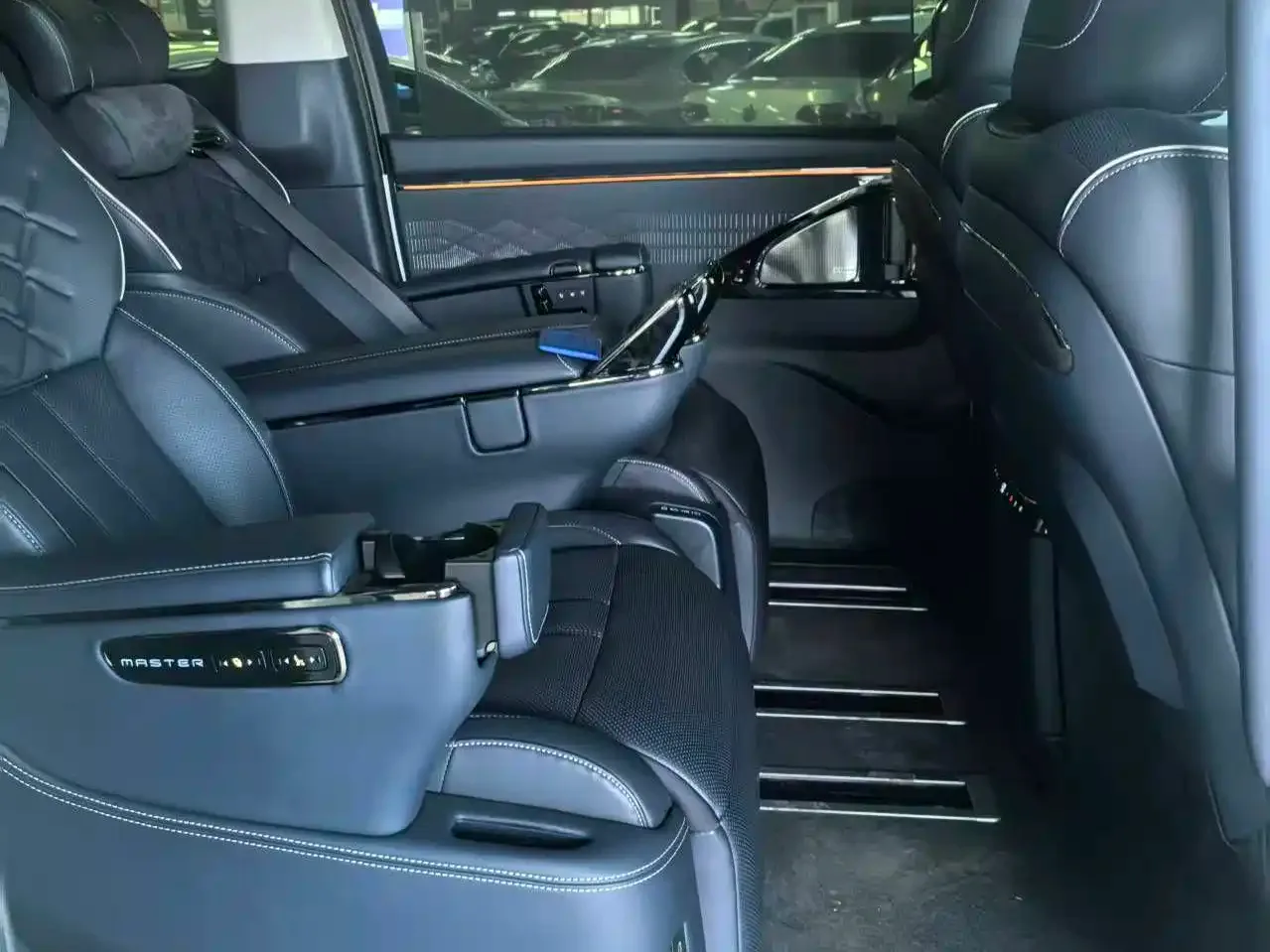 GAC Trumpchi Trumpchi Xiangwang M8 2025 Model QianKun Series Ultra First Class — Фото автомобиля 7