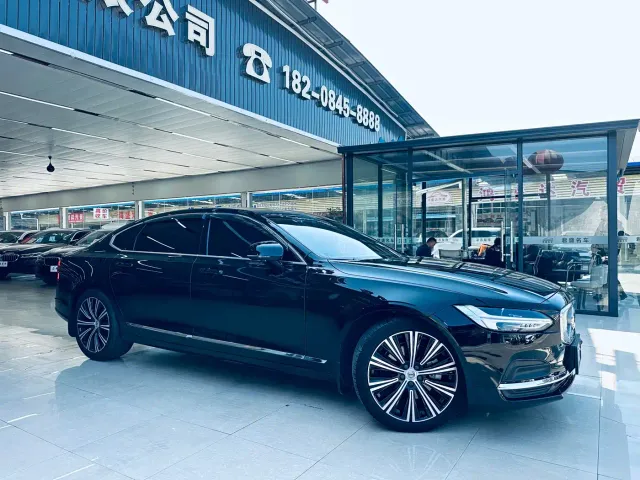 Volvo S90 — Фото автомобиля 3