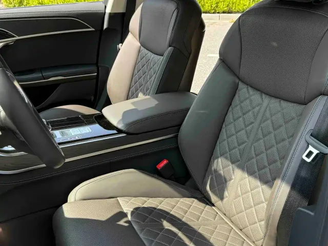 Audi A8 — Фото автомобиля 11