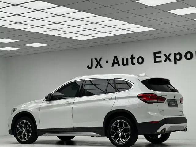 BMW X1 — Фото автомобиля 12