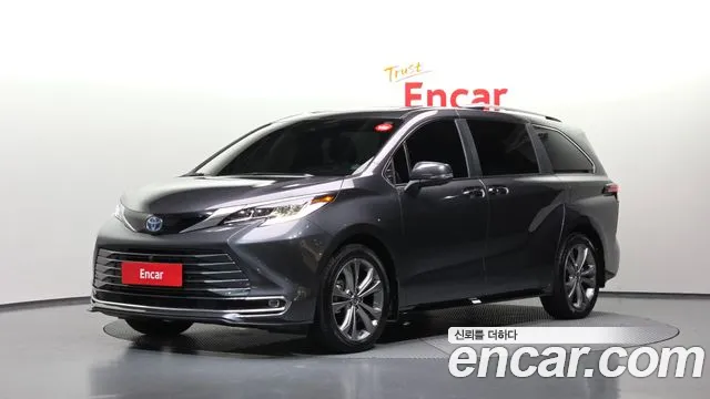 Фотография автомобиля — Toyota Sienna 4th Gen