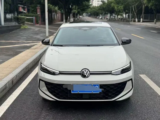 Volkswagen Lavida — Фото автомобиля 3