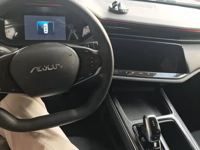 Dongfeng Yixuan MAX — Фото автомобиля 12
