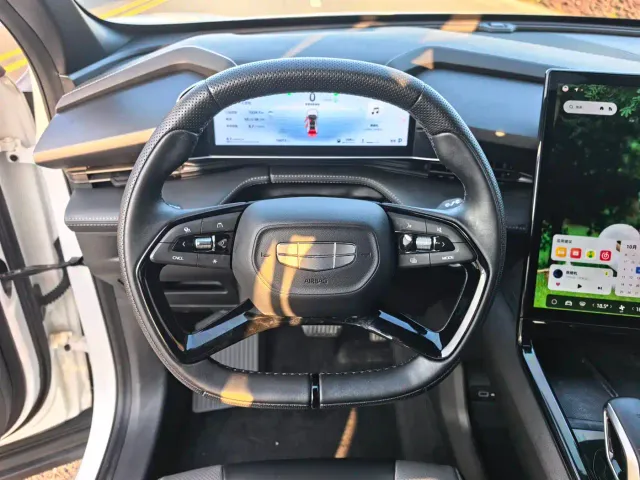 Geely Boyue — Фото автомобиля 6