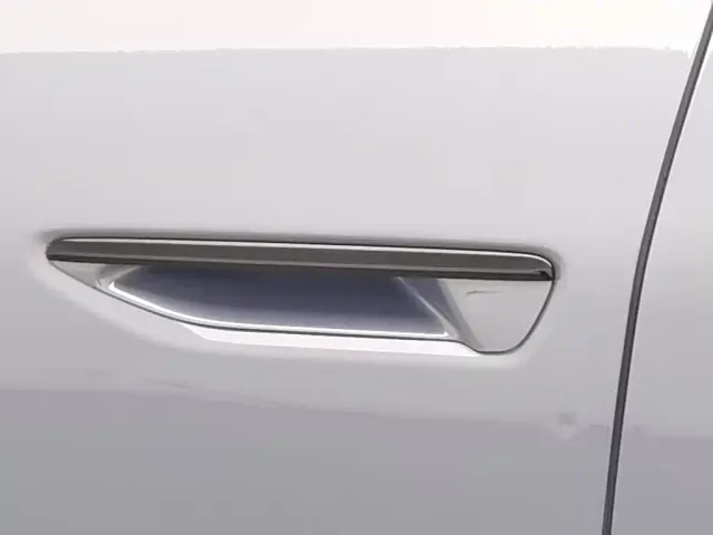 Audi Q6L e-tron — Фото автомобиля 18