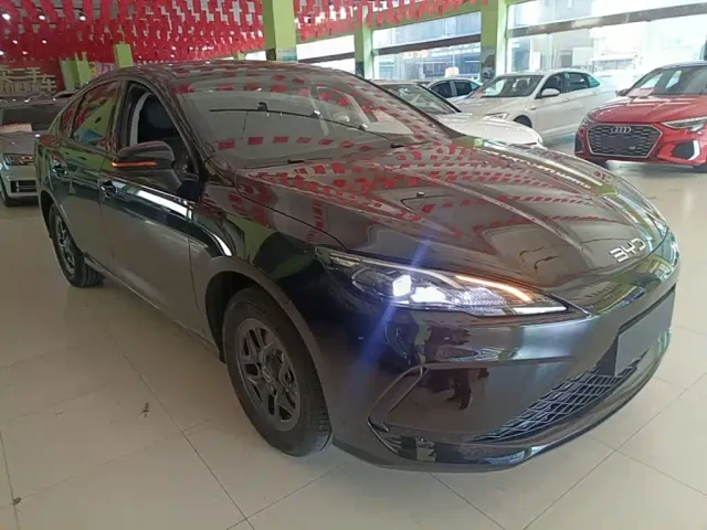 BYD Seal 05 DM-i — Фото автомобиля 3