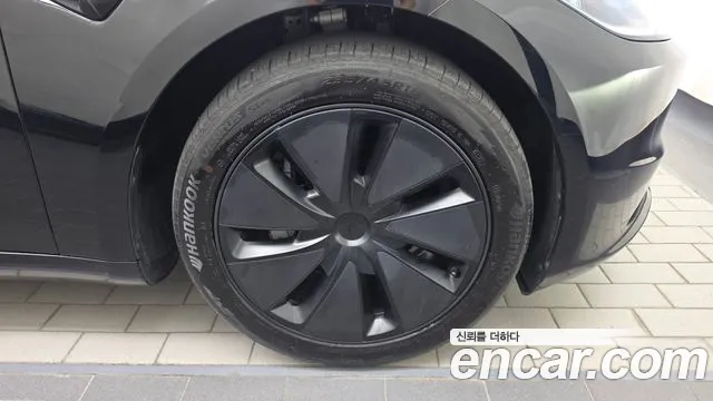 Tesla Model 3 — Фото автомобиля 6