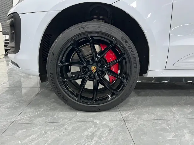 Porsche Macan — Фото автомобиля 4