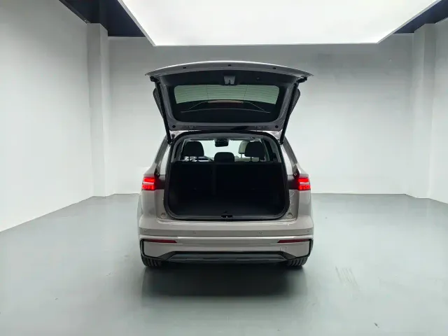 Geely Xingyue L — Фото автомобиля 8