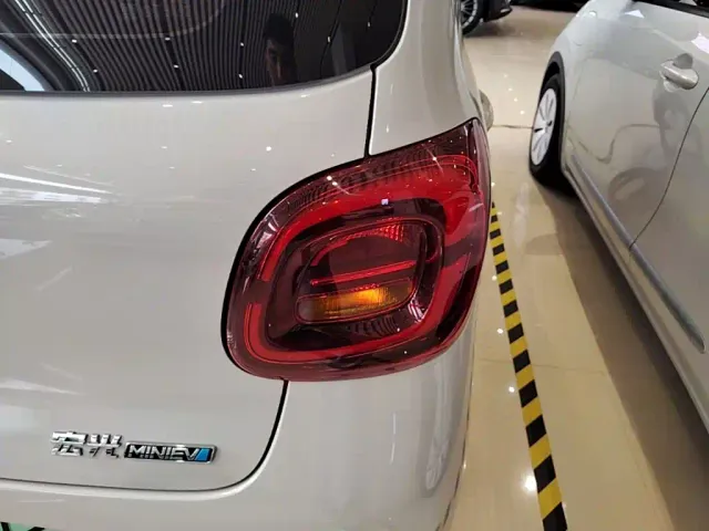 Wuling Hongguang Mini EV — Фото автомобиля 7