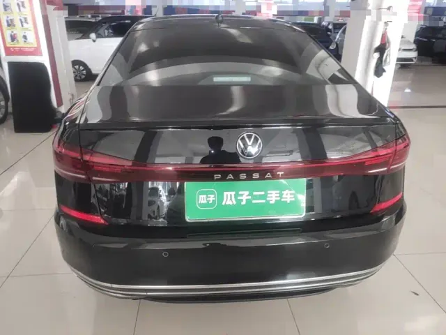 Volkswagen Passat — Фото автомобиля 5