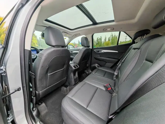 Buick Envision S — Фото автомобиля 9