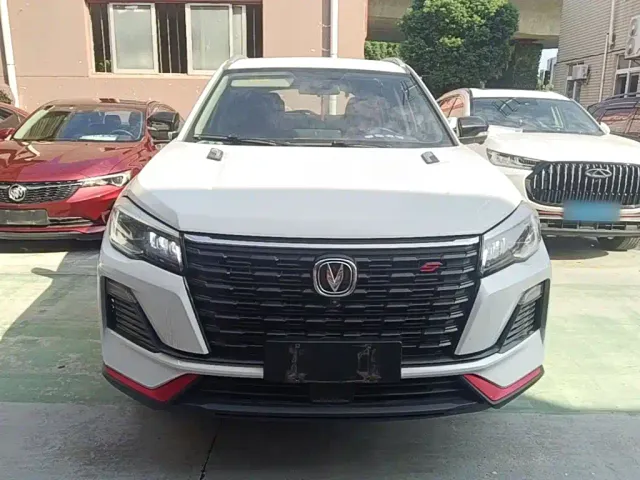 Changan CS75 — Фото автомобиля 2