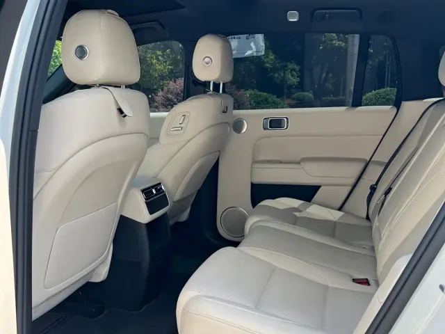 Li Auto L7 — Фото автомобиля 5