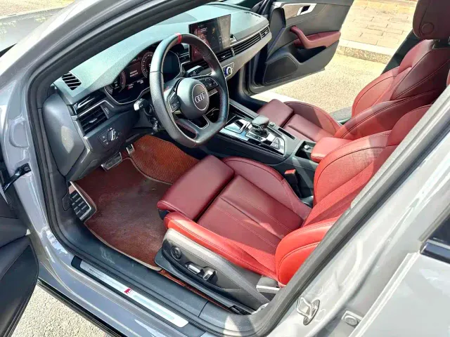 Audi A4L — Фото автомобиля 3