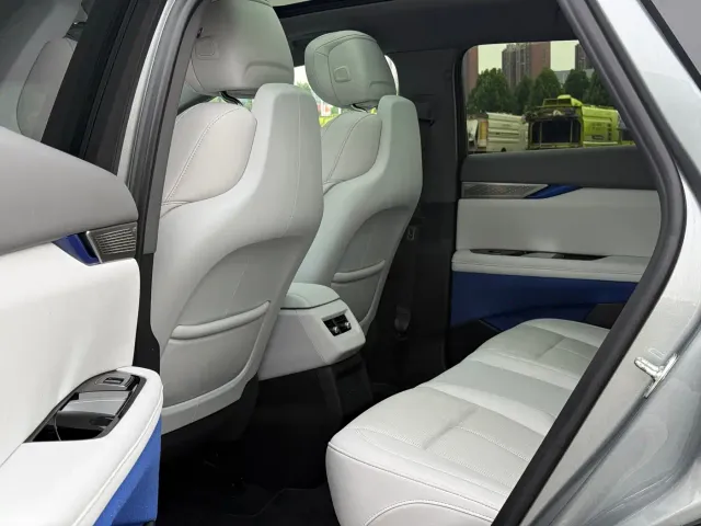 Cadillac Optiq — Фото автомобиля 8