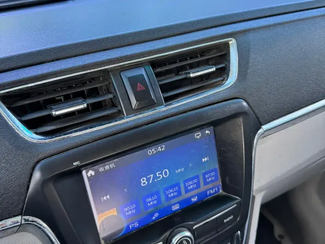 Jinbei New Hiace X30L — Фото автомобиля 12