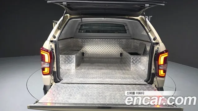 KG_Mobility_Ssangyong Rexton Новый Rexton Sport Khan Дизель 2.2 4WD — Фото автомобиля 20