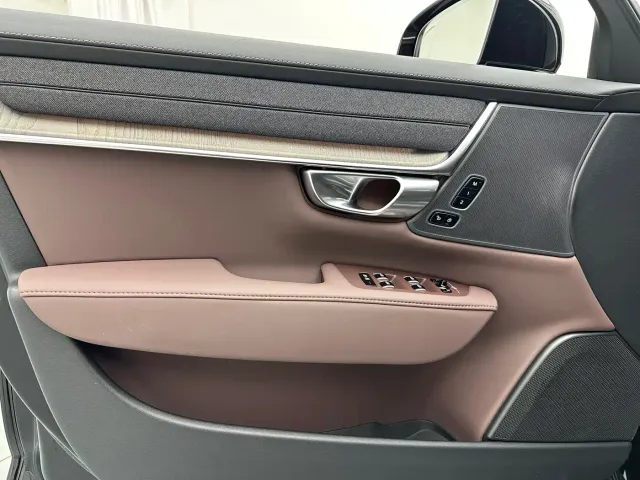 Volvo S90 — Фото автомобиля 21