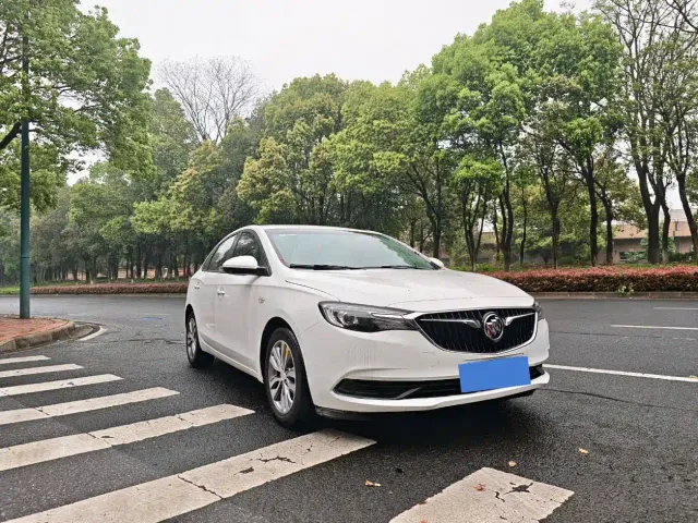 Buick Excelle — Фото автомобиля 3
