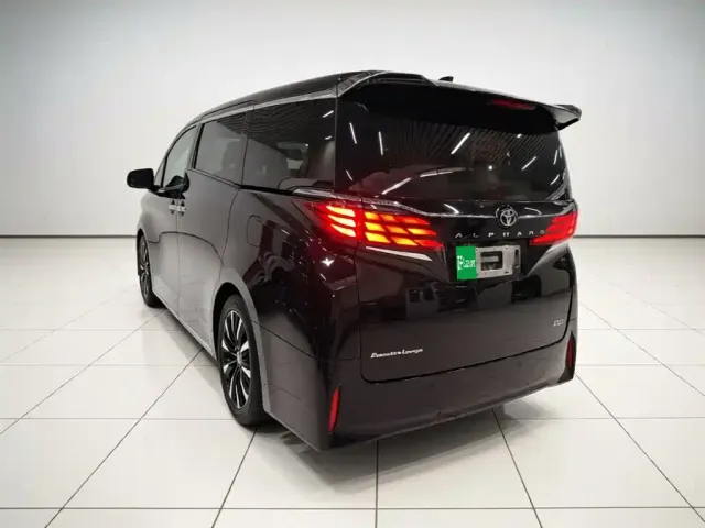 Toyota Alphard — Фото автомобиля 4