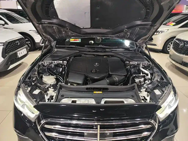 Mercedes-Benz E-Class — Фото автомобиля 15