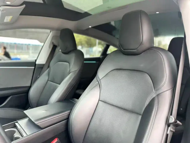 Tesla Model 3 — Фото автомобиля 6