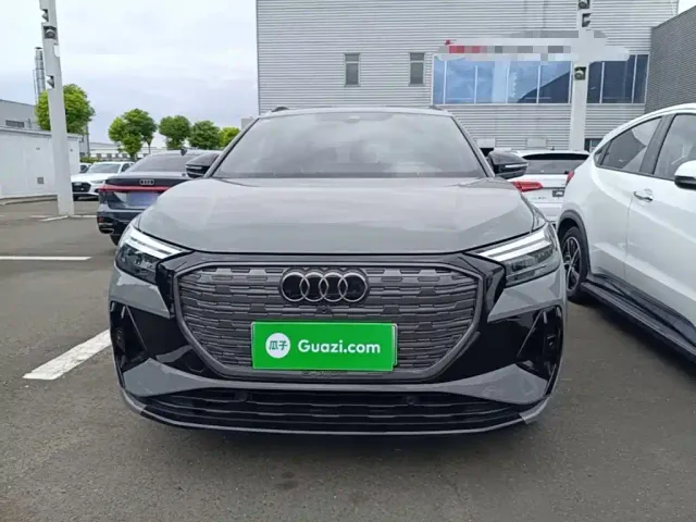 Audi Q4 e-tron — Фото автомобиля 2