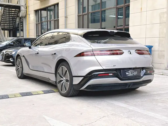 Denza Z9GT — Фото автомобиля 10