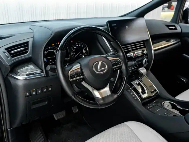 Lexus LM — Фото автомобиля 28