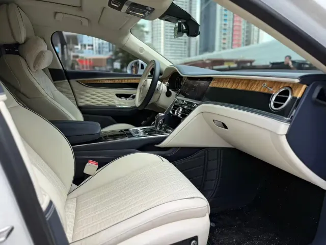 Bentley Flying Spur — Фото автомобиля 6