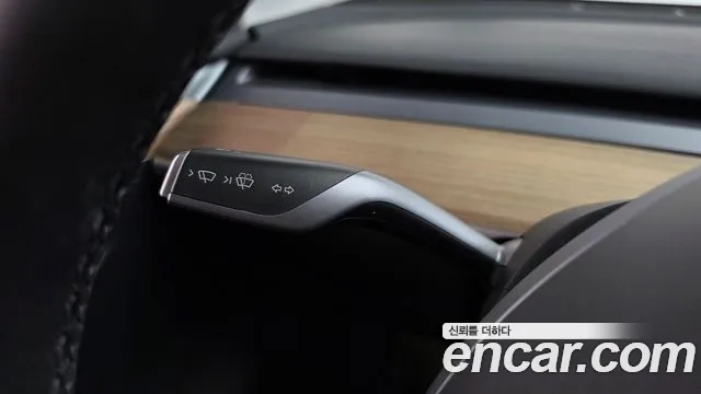 Tesla Model Y — Фото автомобиля 28