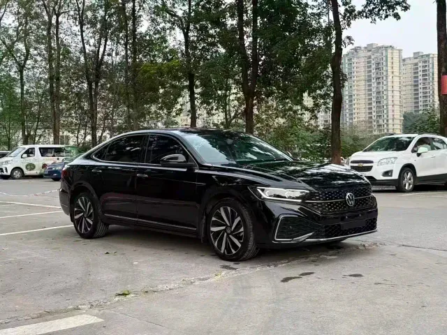Volkswagen Passat — Фото автомобиля 3