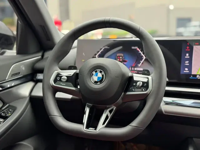 BMW 5 Series — Фото автомобиля 13