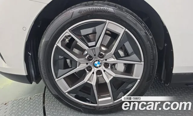 BMW 5 Series G60 — Фото автомобиля 5