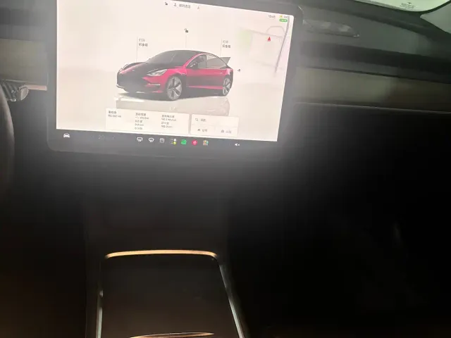Tesla Model 3 — Фото автомобиля 7