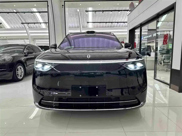 Aito M8 — Фото автомобиля 2