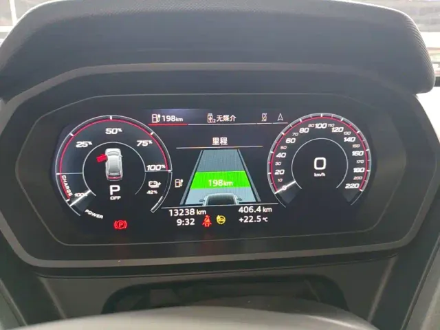Audi Q5 e-tron — Фото автомобиля 11