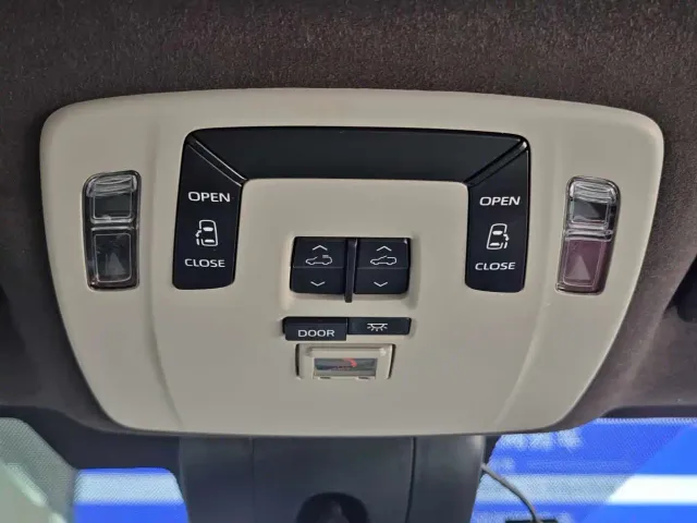 Toyota Sienna — Фото автомобиля 20