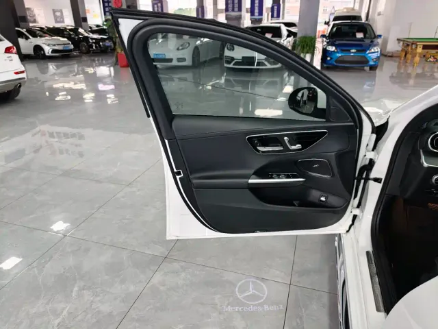 Mercedes-Benz C-Class — Фото автомобиля 16