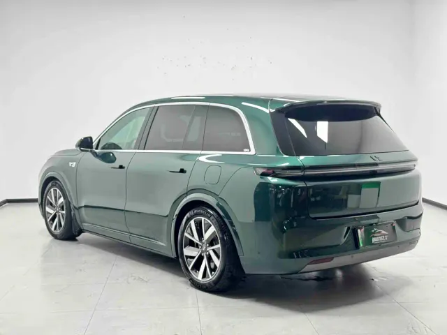 Li Auto L8 — Фото автомобиля 6