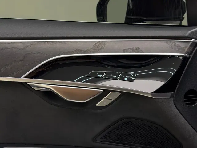 Audi A8 — Фото автомобиля 25