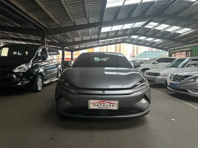 Фотография автомобиля — BYD Qin L