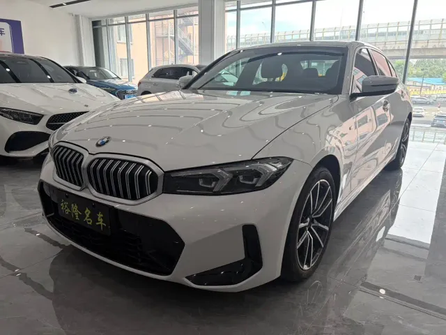 Фотография автомобиля — BMW 3 Series