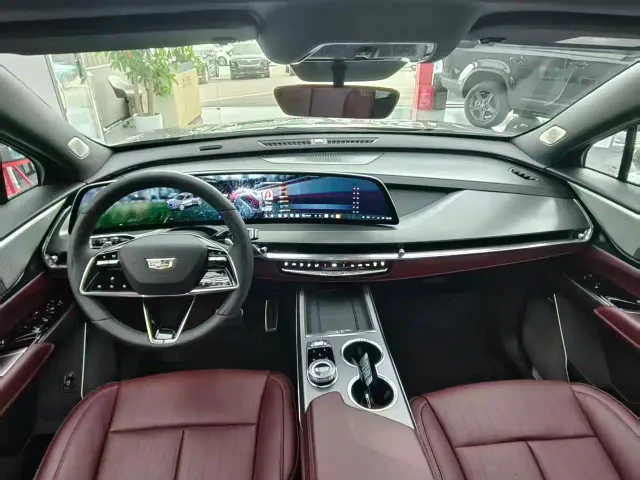 Cadillac XT5 — Фото автомобиля 12
