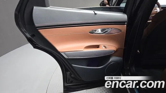 Genesis GV70 2.5T Бензин AWD — Фото автомобиля 25