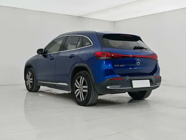 Mercedes-Benz EQA — Фото автомобиля 4